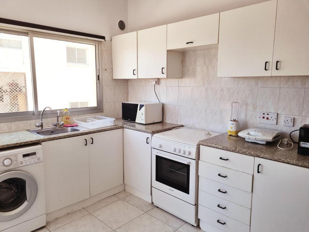 Ikaros Boutique Apartment Лимасол Екстериор снимка